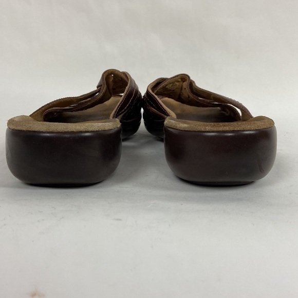 Clarks Genuine Leather Woven Criss Cross Slip on Open Toe Sandal - Picture 9 of 16